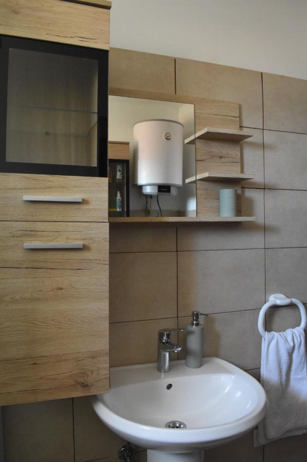 סנג' Apartmani Tomljenovic מראה חיצוני תמונה