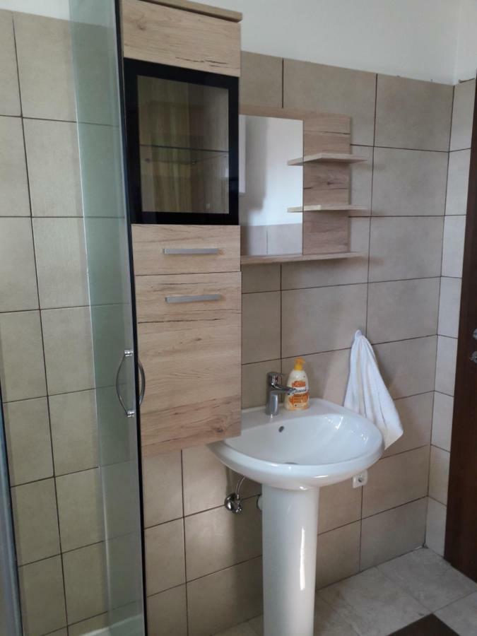 סנג' Apartmani Tomljenovic מראה חיצוני תמונה